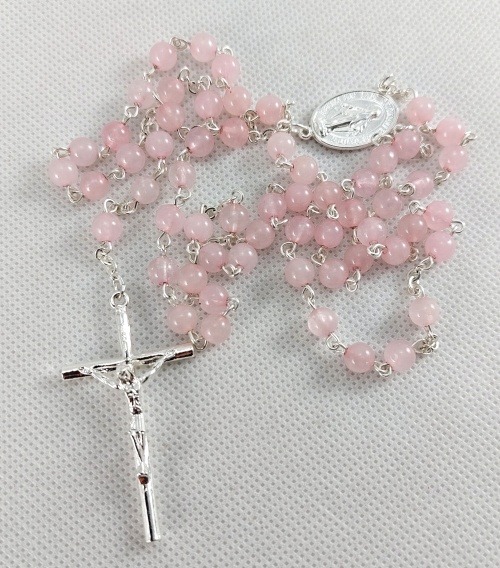 Růženec z minerálu Růženín, v krabičce