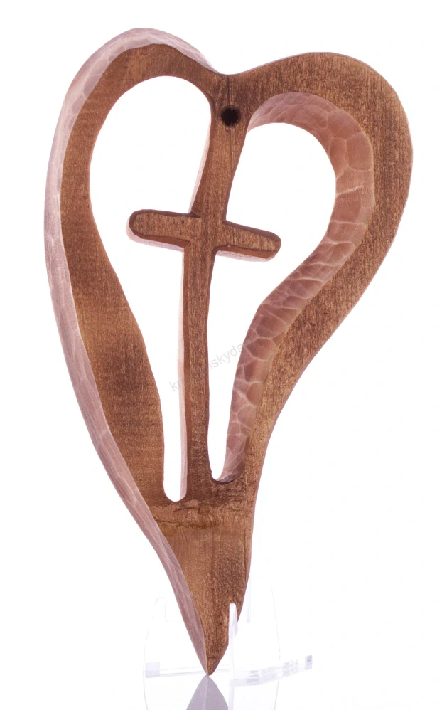 Kříž v srdci- rozjímavá dřevořezba - 21 cm, tmavě hnědá