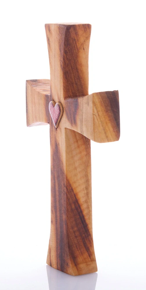 Kříž s keramickým červeným srdcem 19 cm