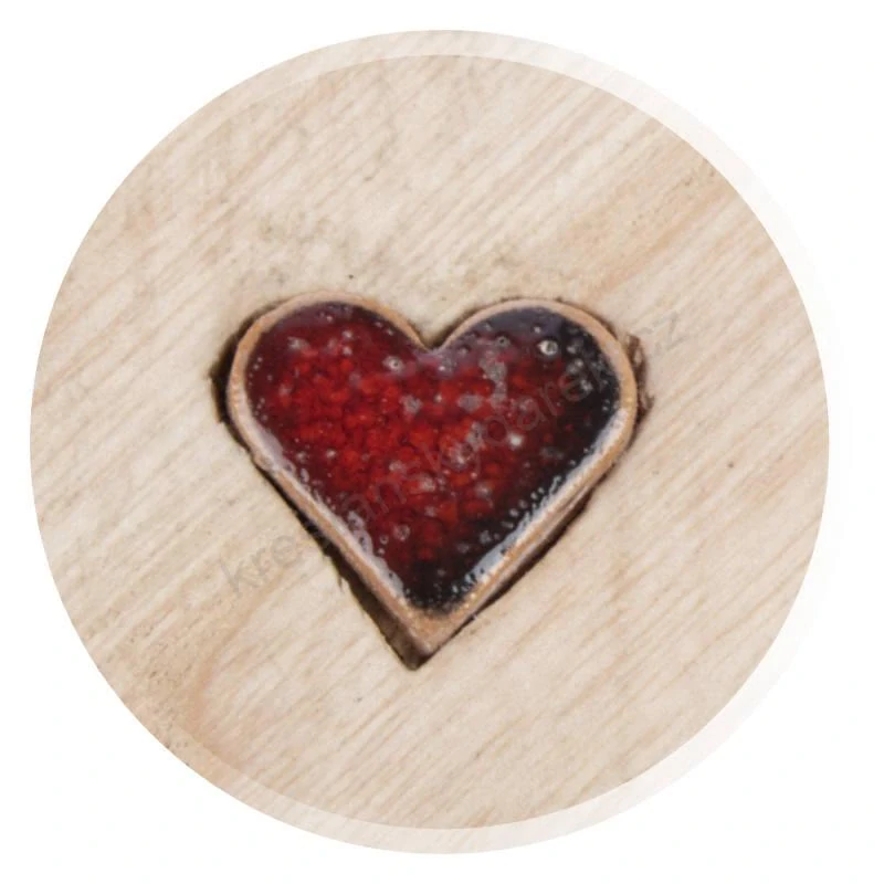 Dřevěné srdce z jasanového dřeva s keramickým srdíčkem