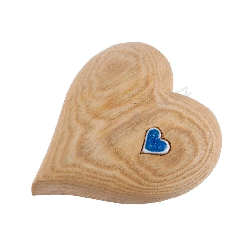 Dřevěné srdce z jasanového dřeva s keramickým srdíčkem