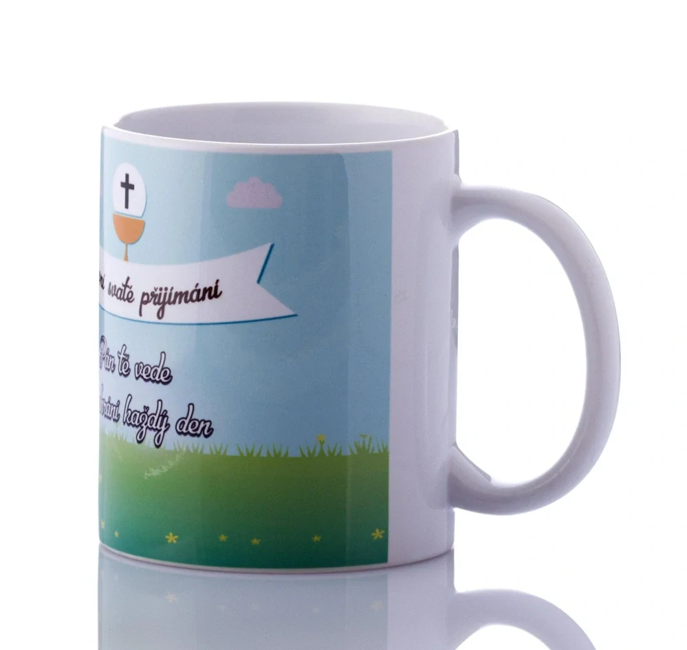 Hrnek k prvnímu svatému přijímání s chlapcem