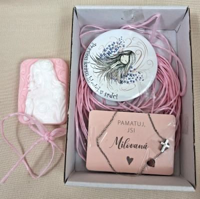 Kápézetka Boží princezny - dárková sada pro dívky (varianta třešňový květ)