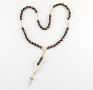 Růženec dřevěný s medailony a křížkem sv. Benedikta