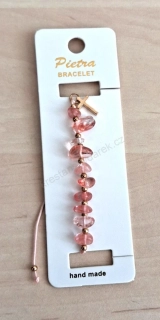 Dívčí náramek z drobných kamínků světle růžový