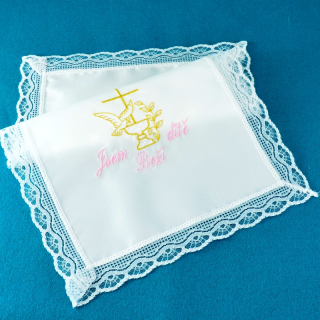 Křestní rouška vyšívaná, vzor křtitelnice, holubice, olivová ratolest - růžovovo zlatá výšivka