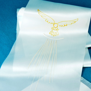 Křestní stuha malovaná s vytřepením vzor: Holubice zlatá