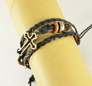 Kožený náramek šňůrkový s kovovým křížkem