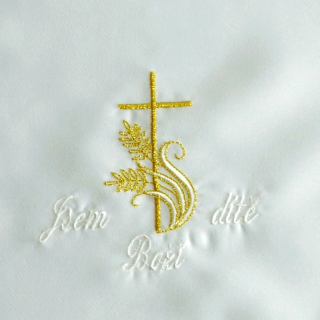 Křestní rouška vyšívaná, vzor 5: křížek s klasem (bílo - zlatá výšivka)