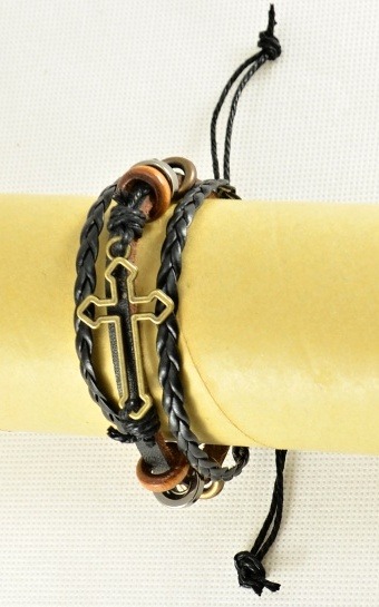 Kožený náramek šňůrkový s kovovým křížkem