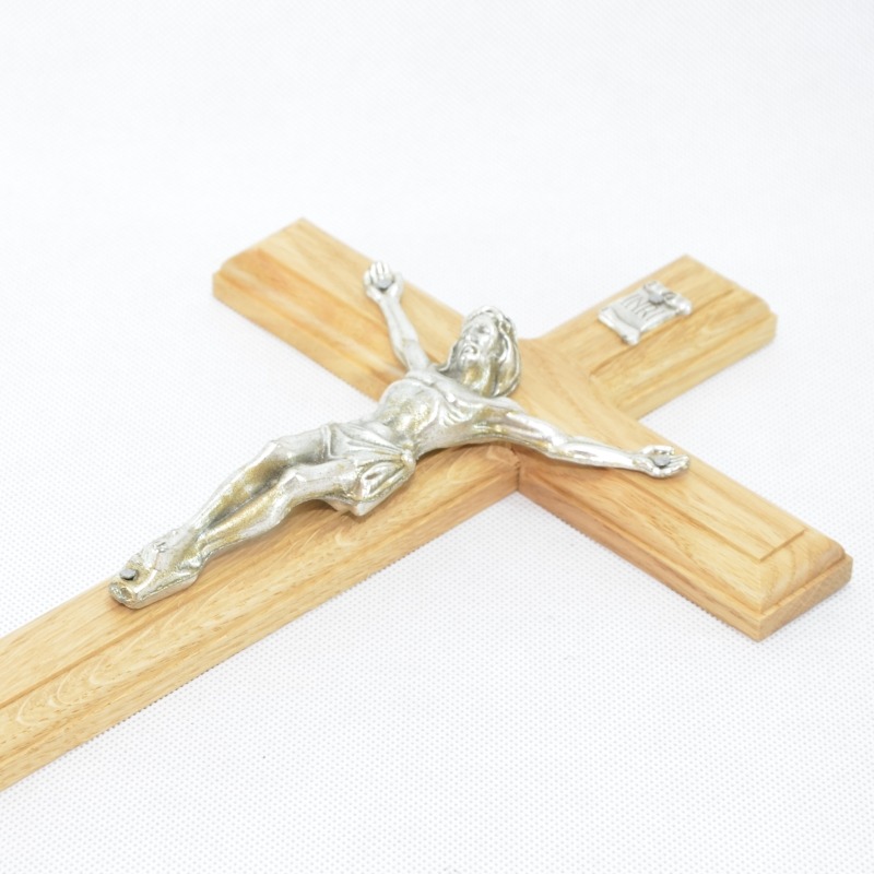 Kříž na stěnu klasický frézovaný - světlý (30 cm)