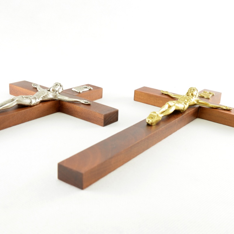 Kříž na stěnu klasický prostý, menší - tmavě hnědé dřevo