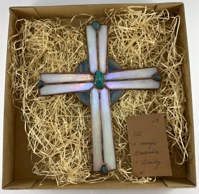 Kříž z opálového skla - amazonit s acháty (střední 26,5 cm)