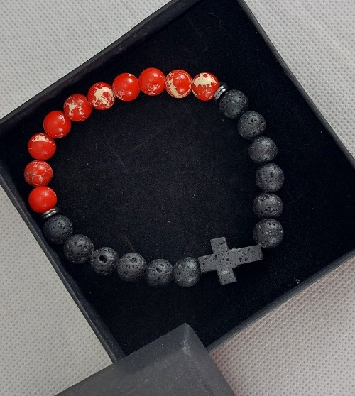 Pánský náramek z žíhaného jaspisu a lávy, s křížkem (oranžový)