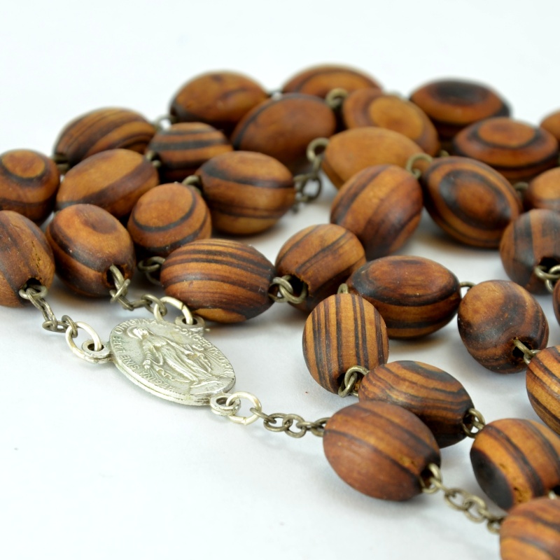 Růženec z perel z olivového dřeva (větší perly)