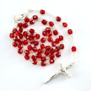 Růženec z Jabloneckého skla – granátově červené broušené perličky se stříbrným křížkem