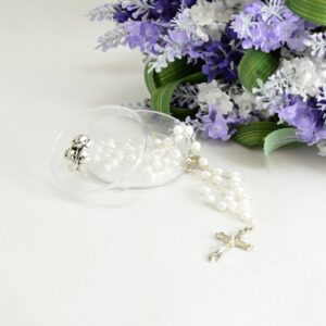 Růženec z Jabloneckých skleněných perliček: drobné bílé perleťové kuličky se stříbrným ketlováním