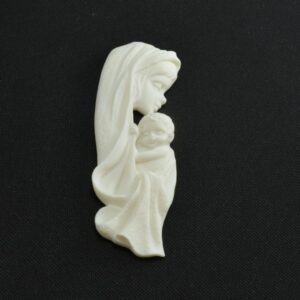 Drobná plastika Maria dívka s dítětem – alabastrová