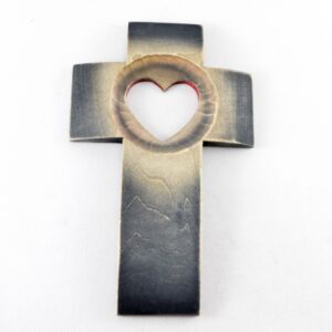 Kříž se žhnoucím srdcem – 21 cm (různé odstíny)