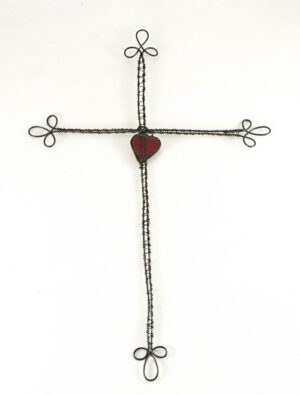 Kříž drátovaný jemný se srdcem – 37 cm