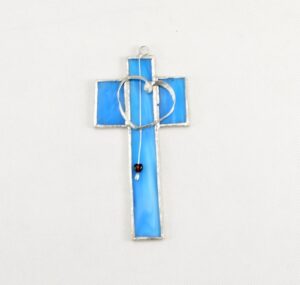 Křížek z opálového skla – jasně modrý, s perličkou